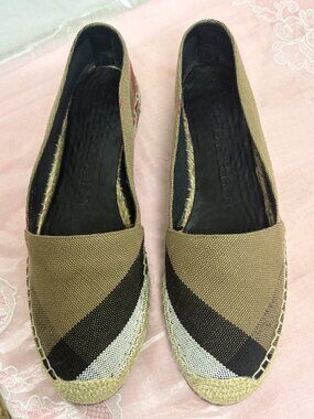 Burberry-Women-Escarshoboeld-Check Canvas Espadrille Flats Shoes.Sz-7.5M.Spain.